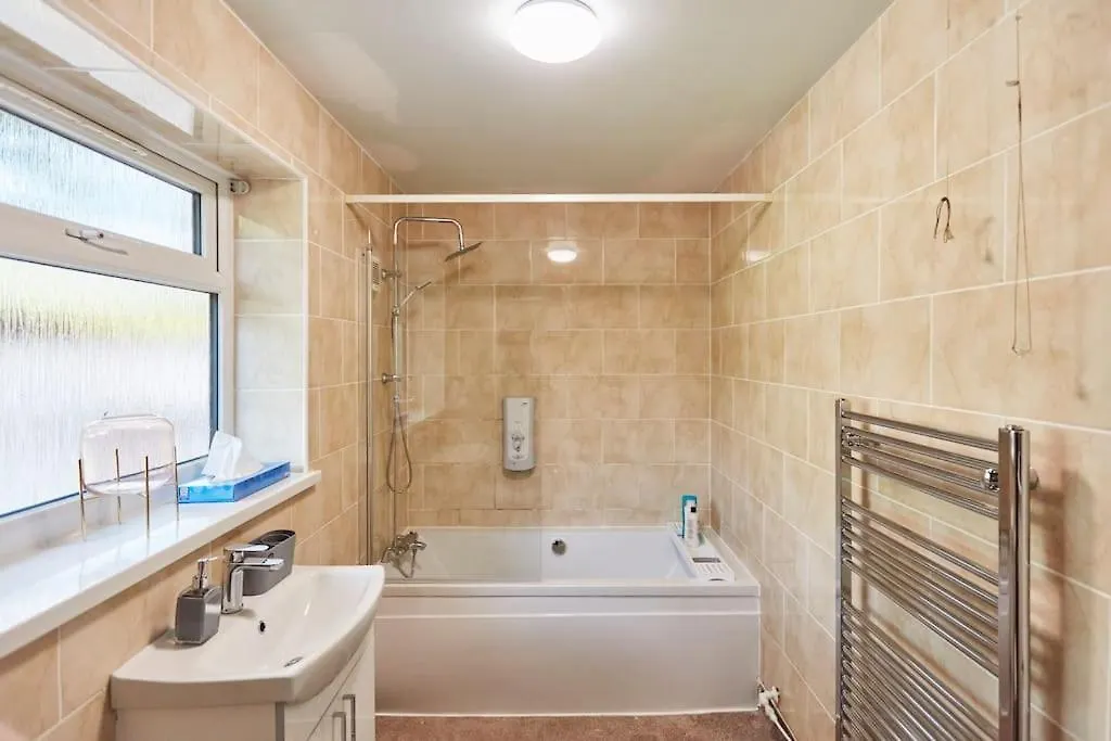 *Little Haven In Leeds* ¤Private Parking¤ Ensuite Leeds  0*, Leeds (West Yorkshire)