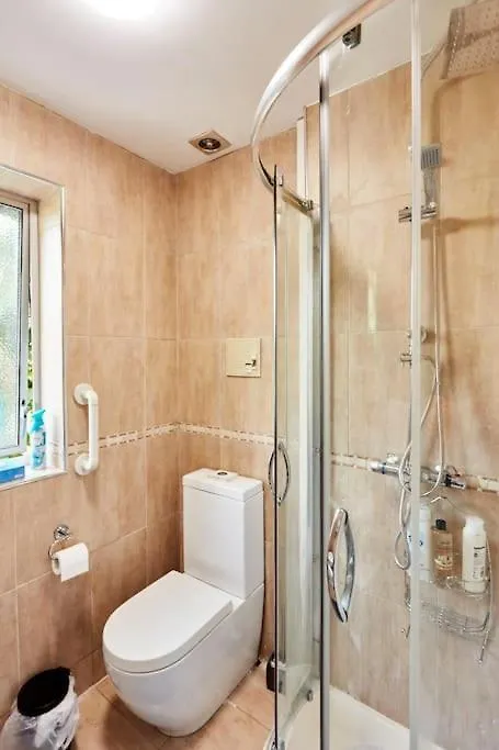 *Little Haven In Leeds* ¤Private Parking¤ Ensuite 리즈 0*,  영국